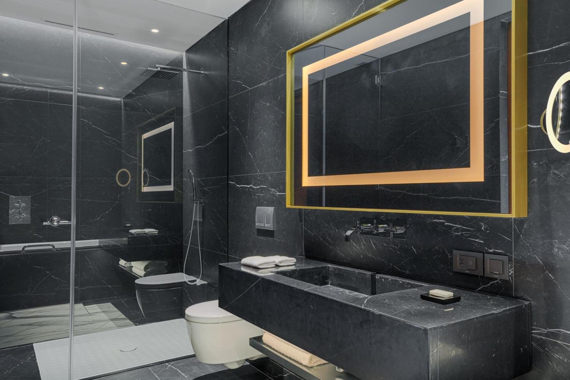 Le Meridien Hotel 5*