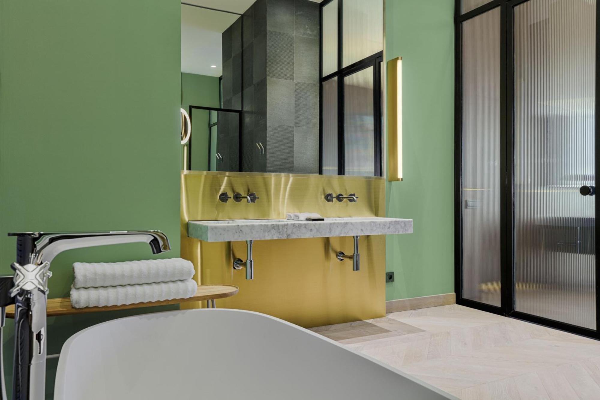 Le Meridien Hotel